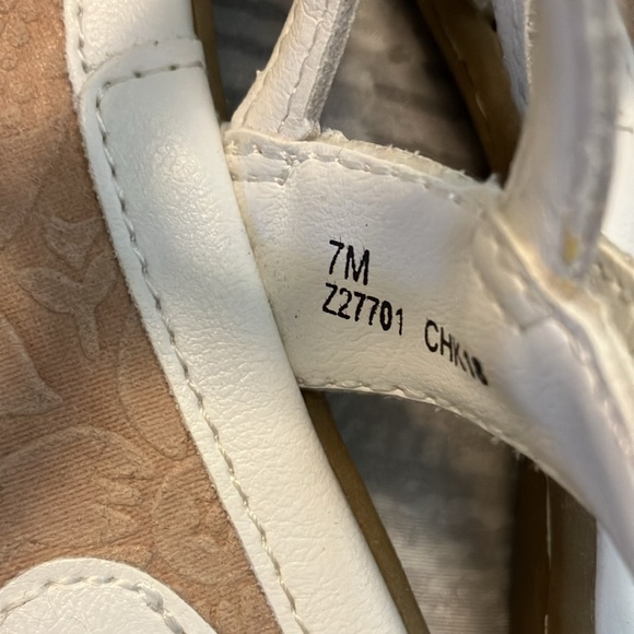 Born BOC sandals - Picture 2 of 2